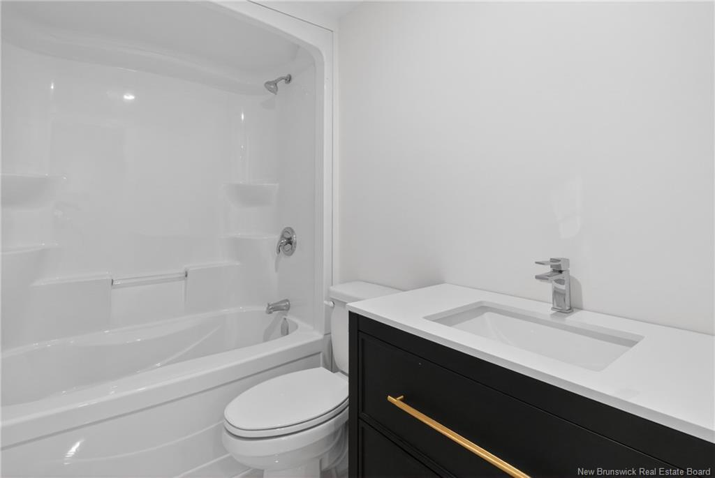 102 Francfort Cres, Moncton, NB