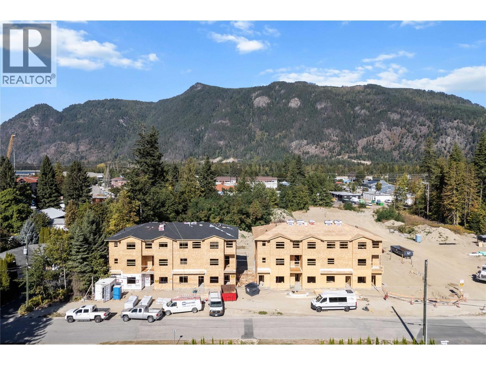 OCT 1 2025 UPDATE - 222 Temple Street Unit# 3, Sicamous, BC - Outdoor With View