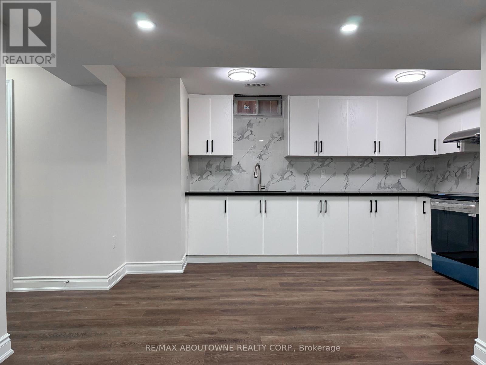 Basement - 23 Kirkpatrick Street, Brampton, ON - Indoor Photo Showing Kitchen