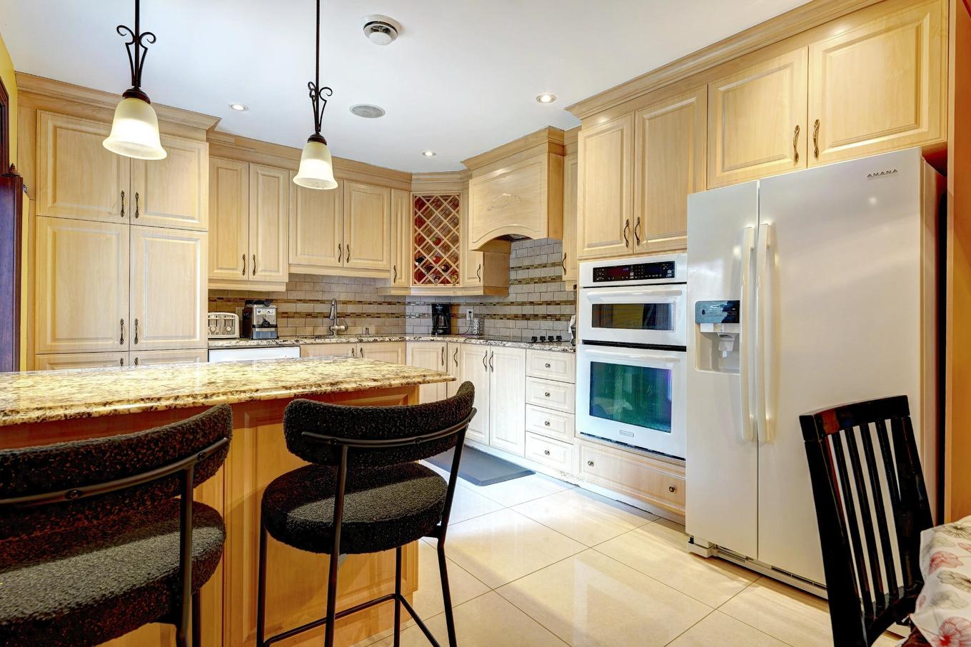 Intergénération - 6002 Rue Portelance, Laval (Auteuil), QC - Indoor Photo Showing Kitchen