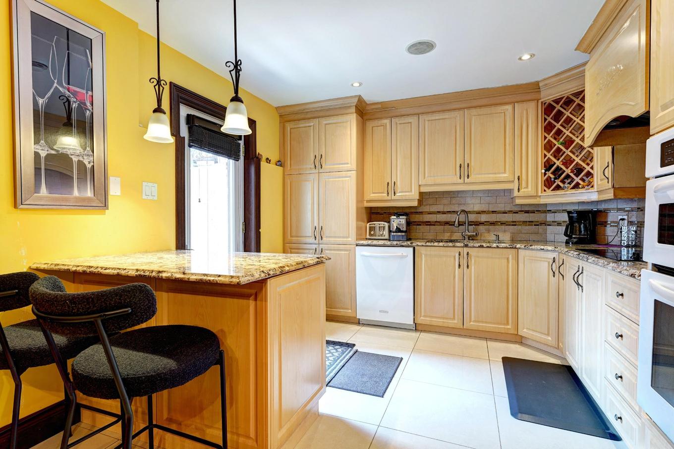 Intergénération - 6002 Rue Portelance, Laval (Auteuil), QC - Indoor Photo Showing Kitchen