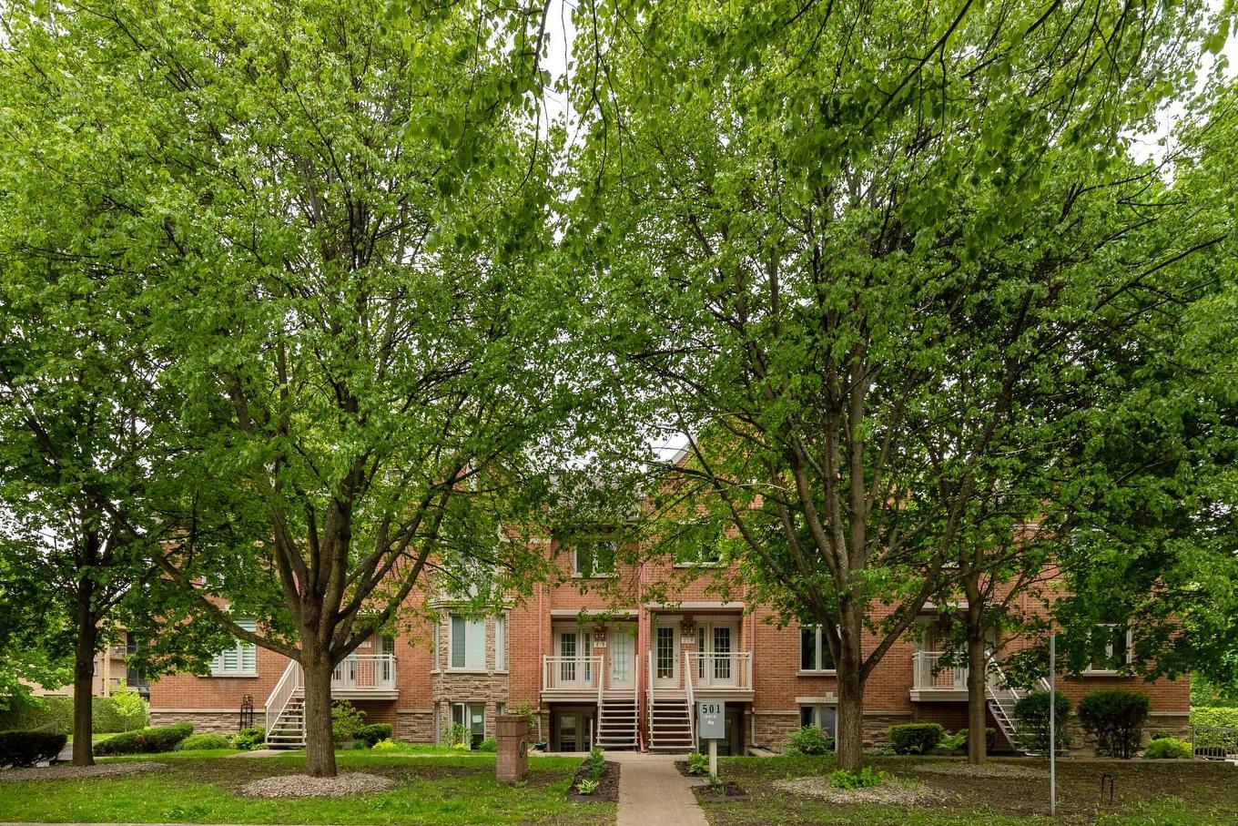 Façade - 9-501 Rue Des Tilleuls, Saint-Bruno-De-Montarville, QC - Outdoor