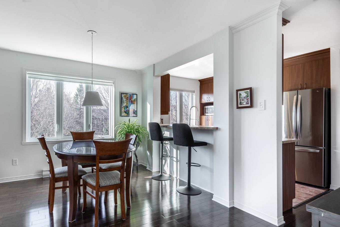 Salle à manger - 9-501 Rue Des Tilleuls, Saint-Bruno-De-Montarville, QC - Indoor Photo Showing Dining Room