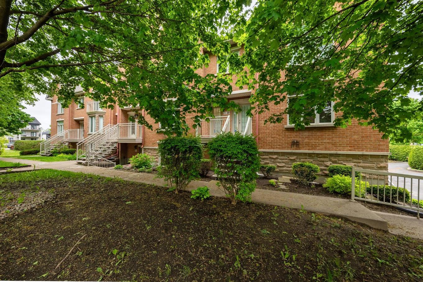 Façade - 9-501 Rue Des Tilleuls, Saint-Bruno-De-Montarville, QC - Outdoor