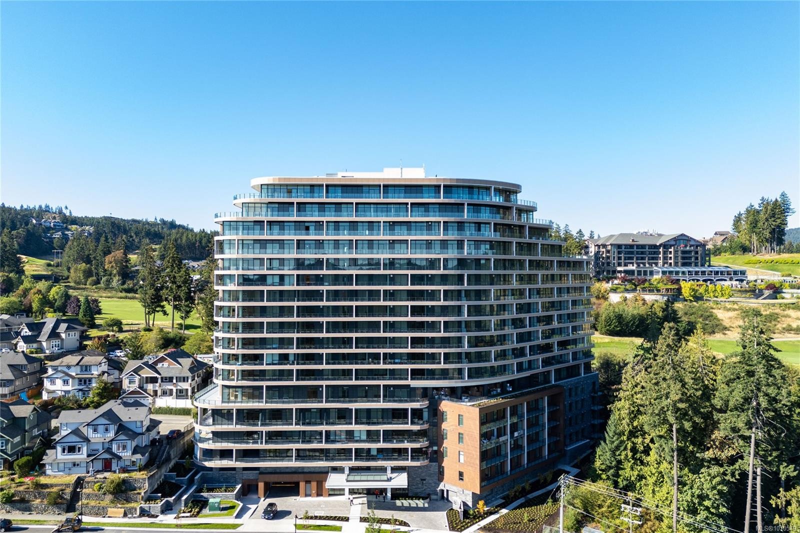 1012-2000 Hannington Rd, Langford, BC - Outdoor