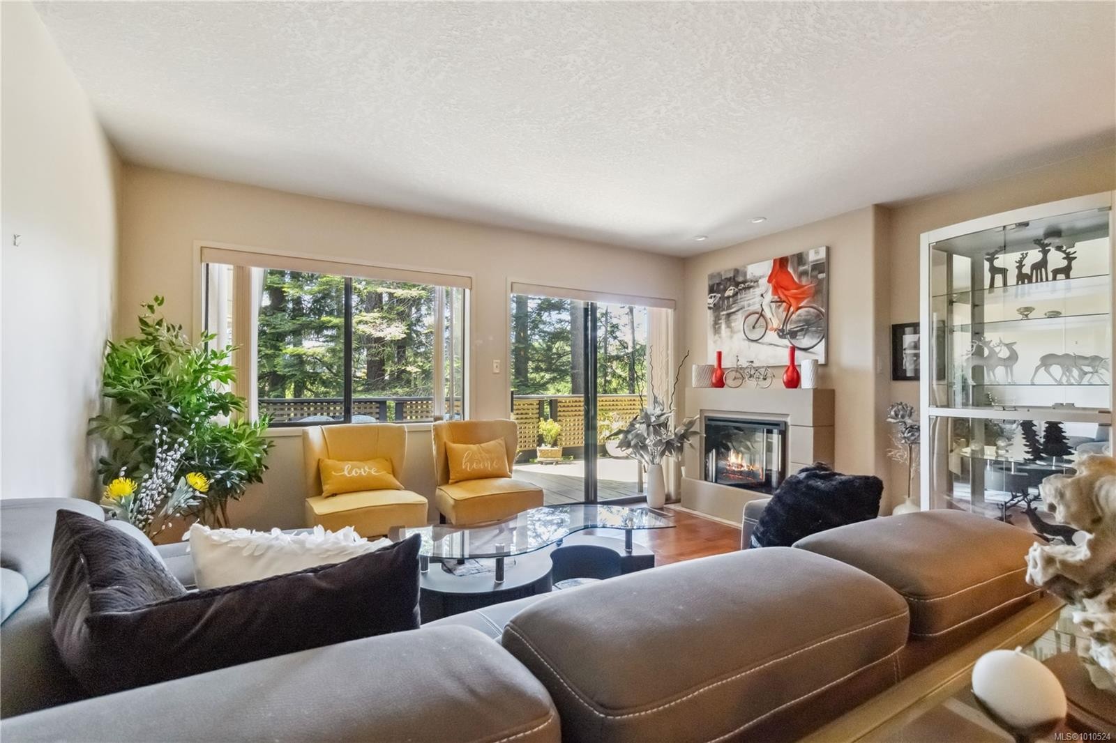 1-981 Fir Tree Glen, Saanich, BC