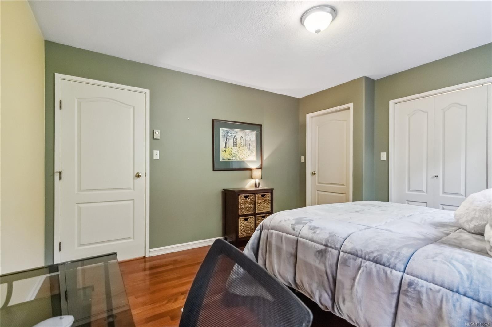 1-981 Fir Tree Glen, Saanich, BC