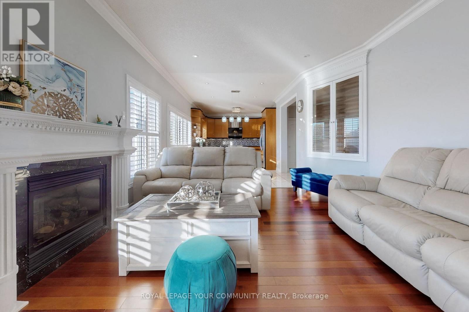 128 Selwyn Road, Richmond Hill, ON - Indoor Photo Showing Living Room With Fireplace