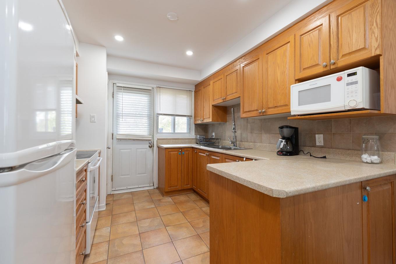 Kitchen - 920 56E Avenue, Montréal (Lachine), QC - Indoor Photo Showing Kitchen