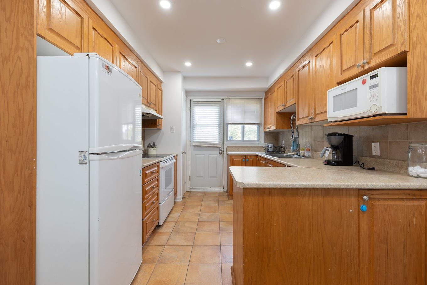 Kitchen - 920 56E Avenue, Montréal (Lachine), QC - Indoor Photo Showing Kitchen