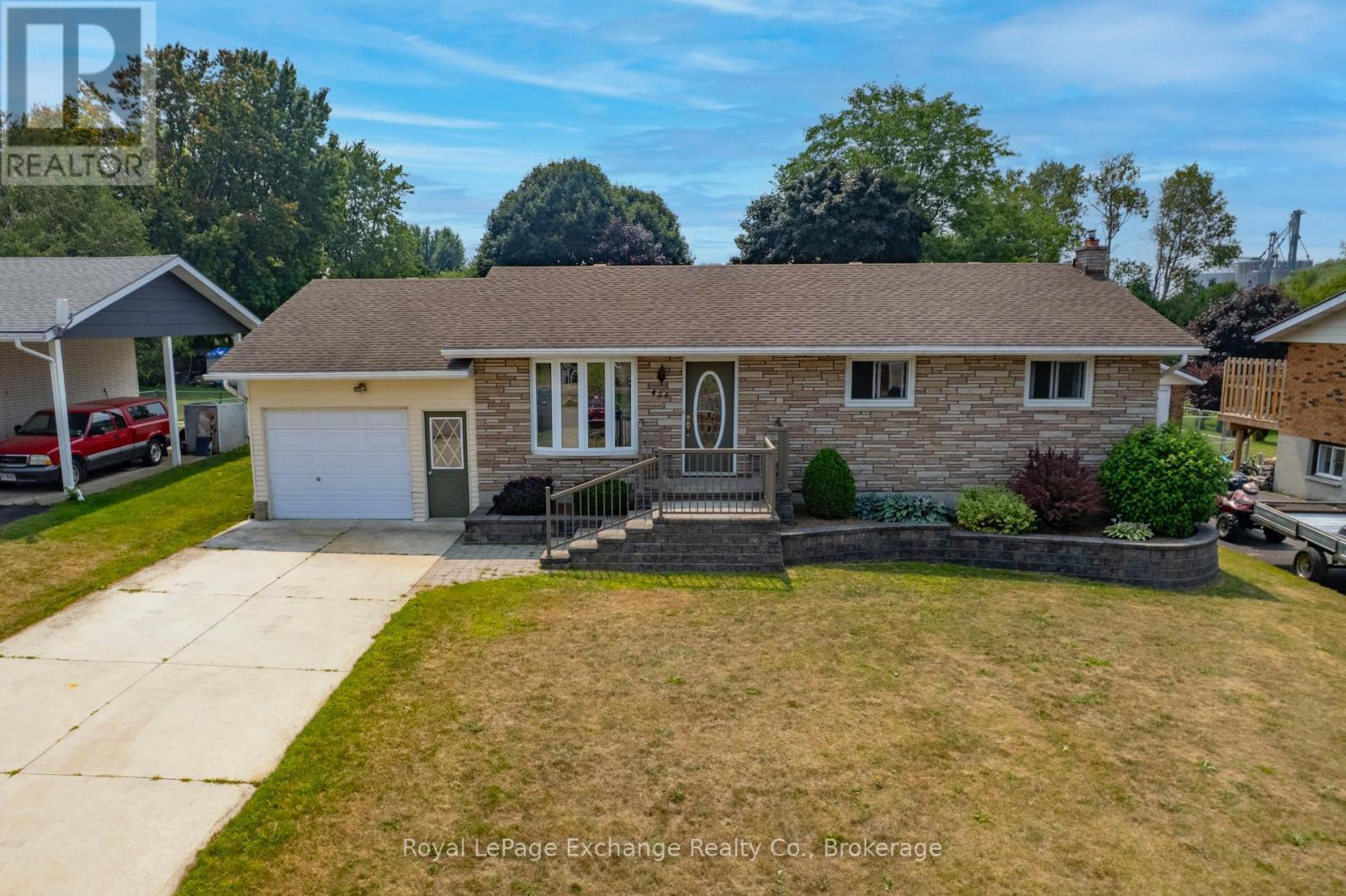 426 Elgin Street, Huron-Kinloss (Lucknow), ON - Outdoor With Facade