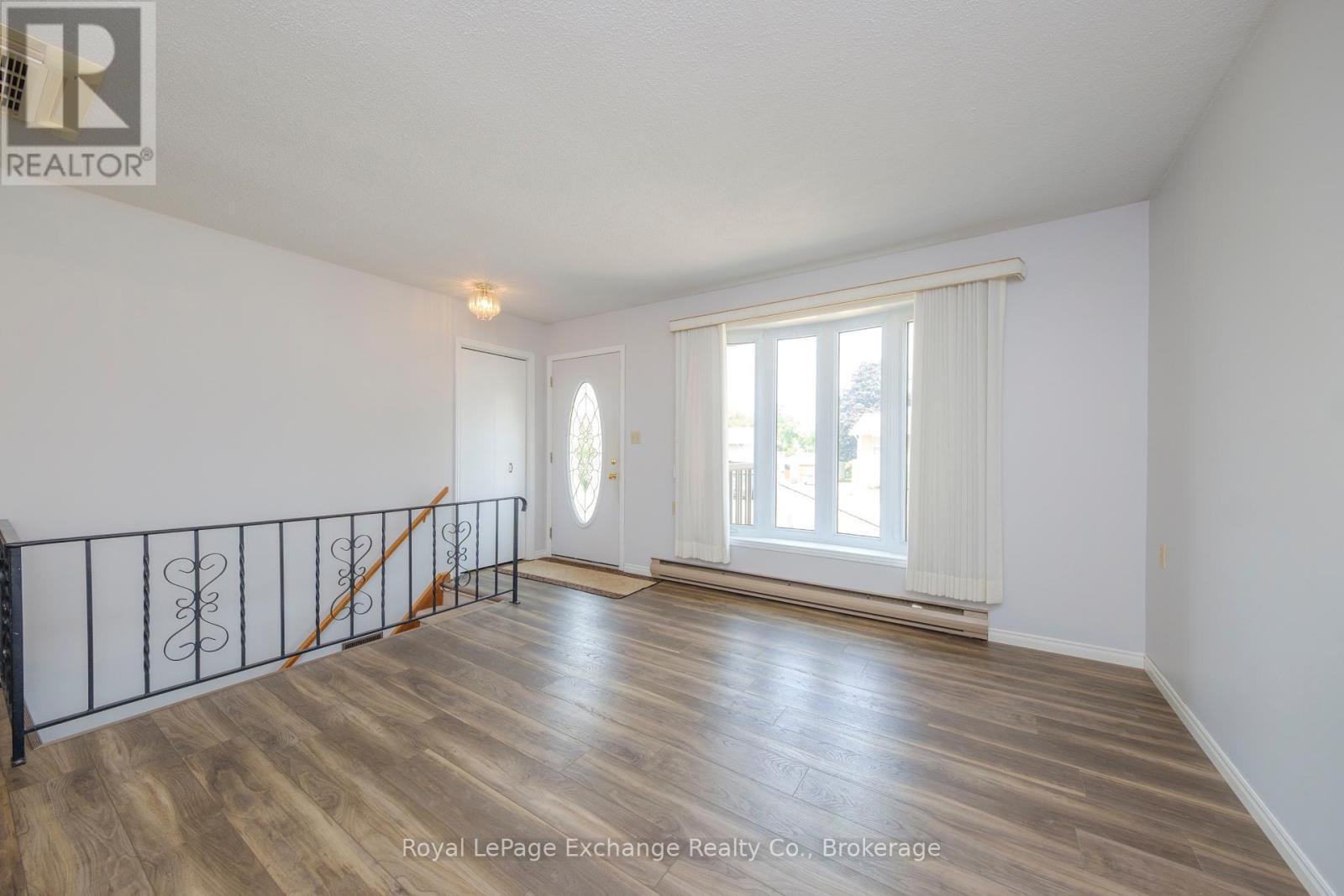 426 Elgin Street, Huron-Kinloss (Lucknow), ON - Indoor Photo Showing Other Room