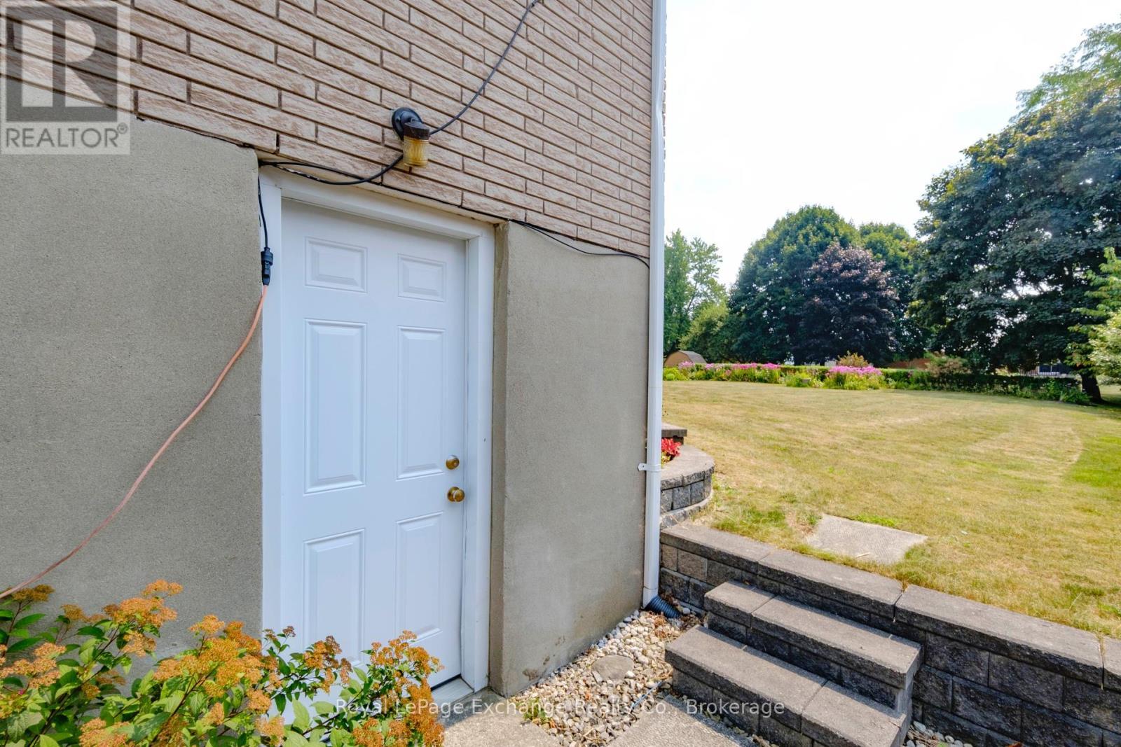 426 Elgin Street, Huron-Kinloss (Lucknow), ON - Outdoor