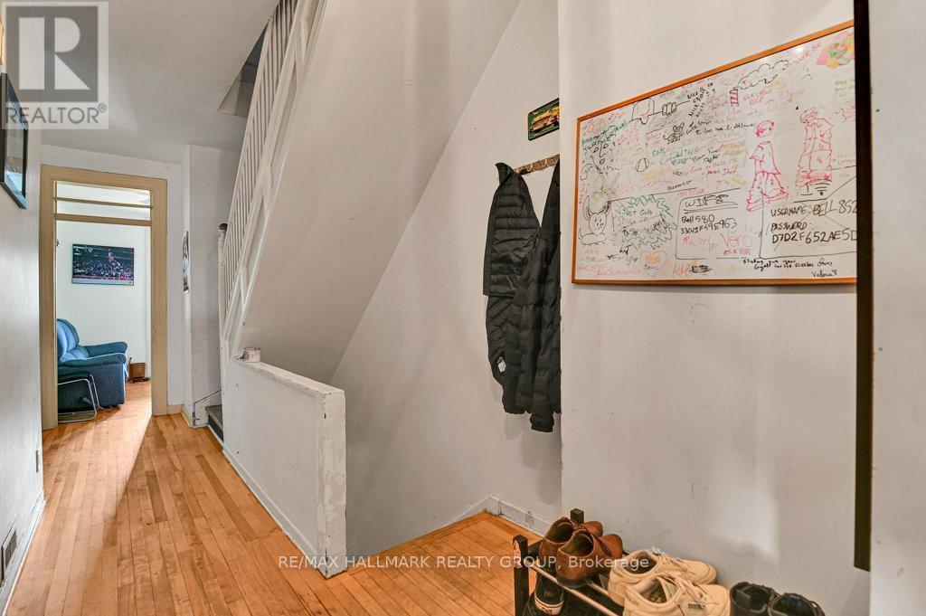 255 Fifth Avenue, Ottawa, ON - Indoor Photo Showing Other Room