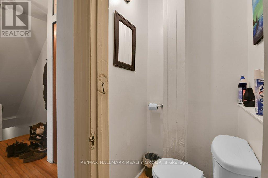 255 Fifth Avenue, Ottawa, ON - Indoor Photo Showing Bathroom