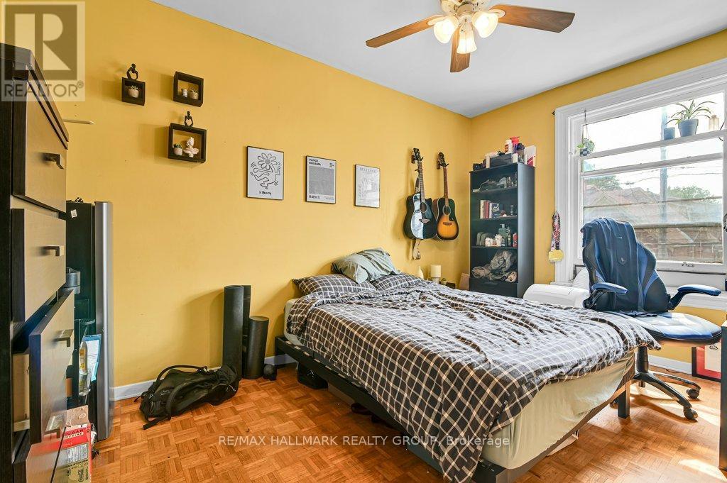 255 Fifth Avenue, Ottawa, ON - Indoor Photo Showing Bedroom