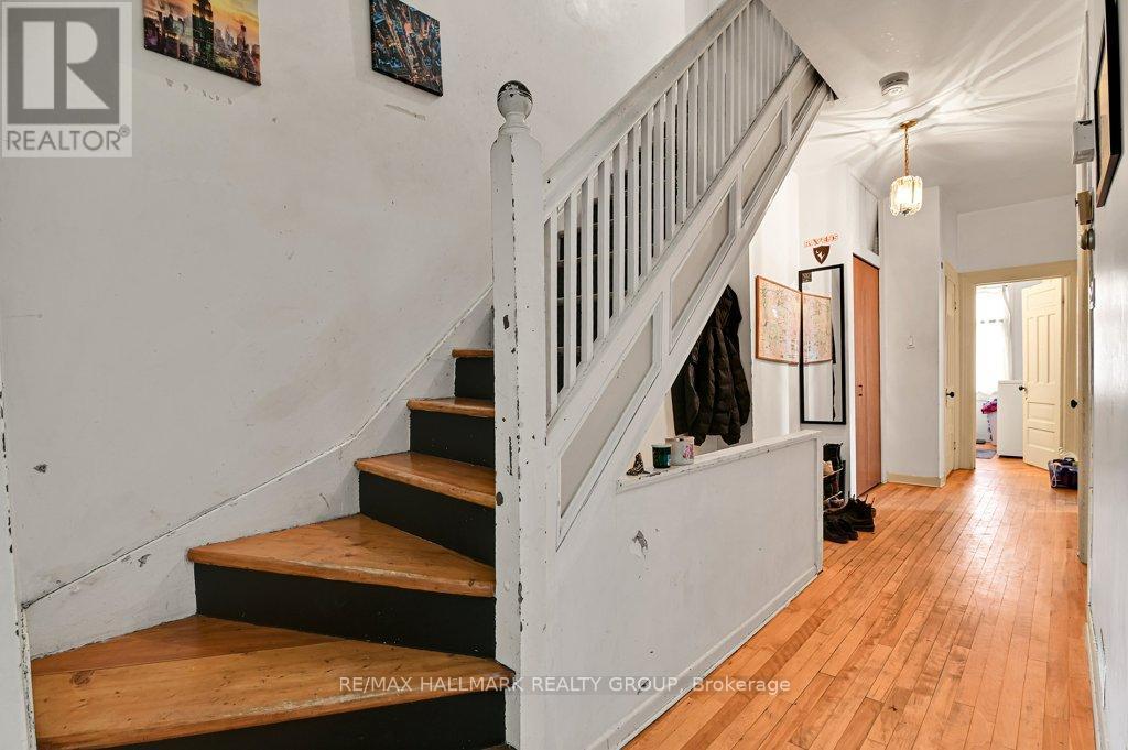 255 Fifth Avenue, Ottawa, ON - Indoor Photo Showing Other Room