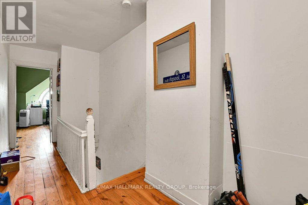 255 Fifth Avenue, Ottawa, ON - Indoor Photo Showing Other Room