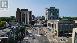 Steps to Bank Street with shops and restaurants. -