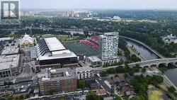 Just minutes to Lansdowne Park. -