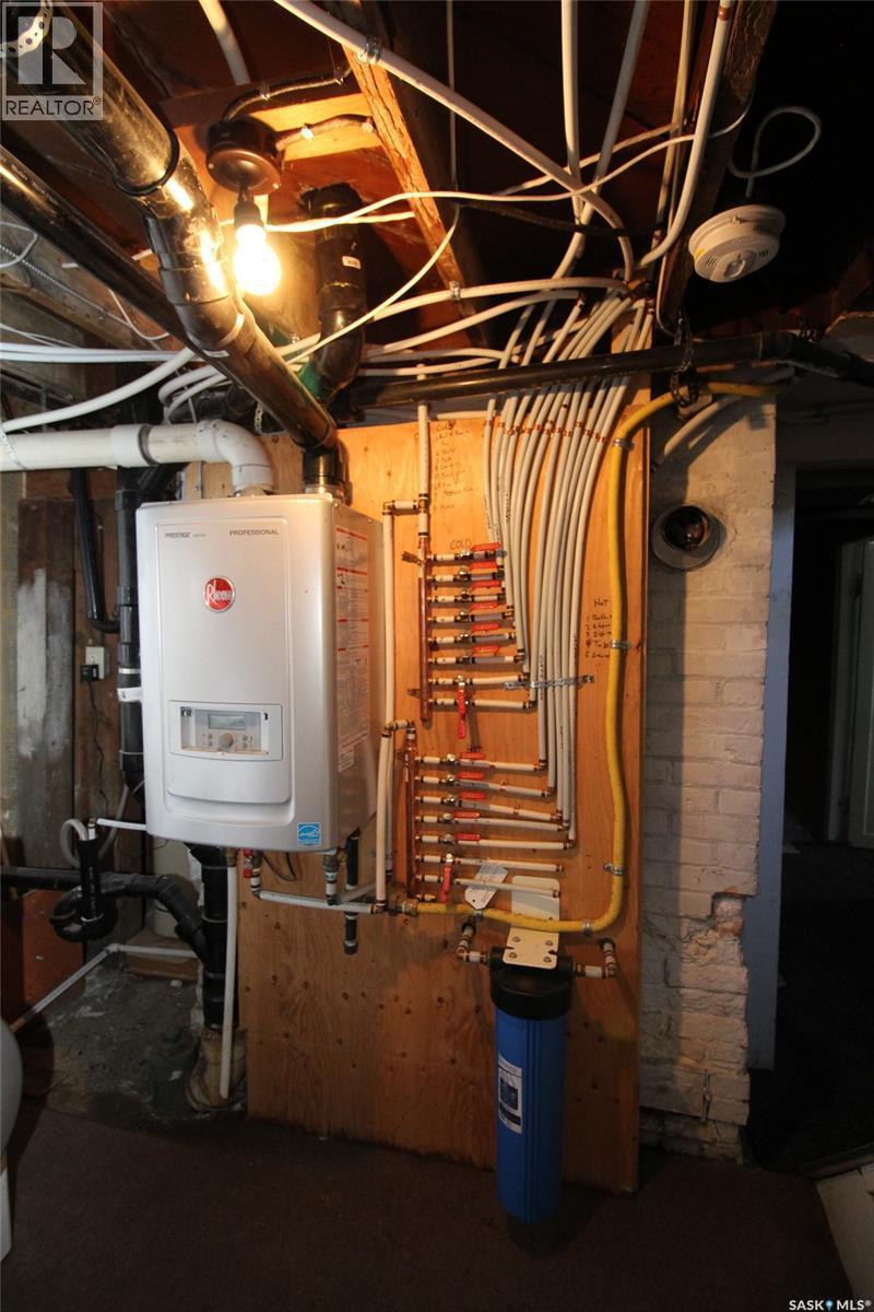 671 2Nd Street E, Shaunavon, SK - Indoor Photo Showing Basement