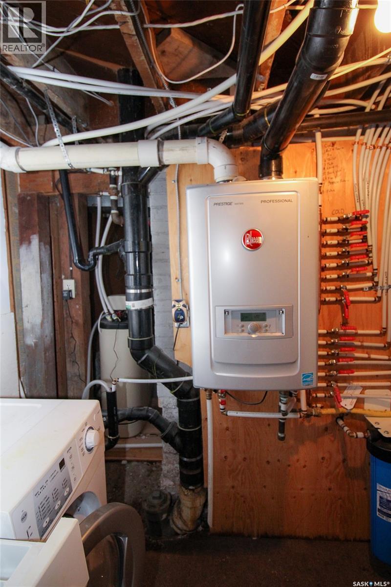 671 2Nd Street E, Shaunavon, SK - Indoor Photo Showing Basement
