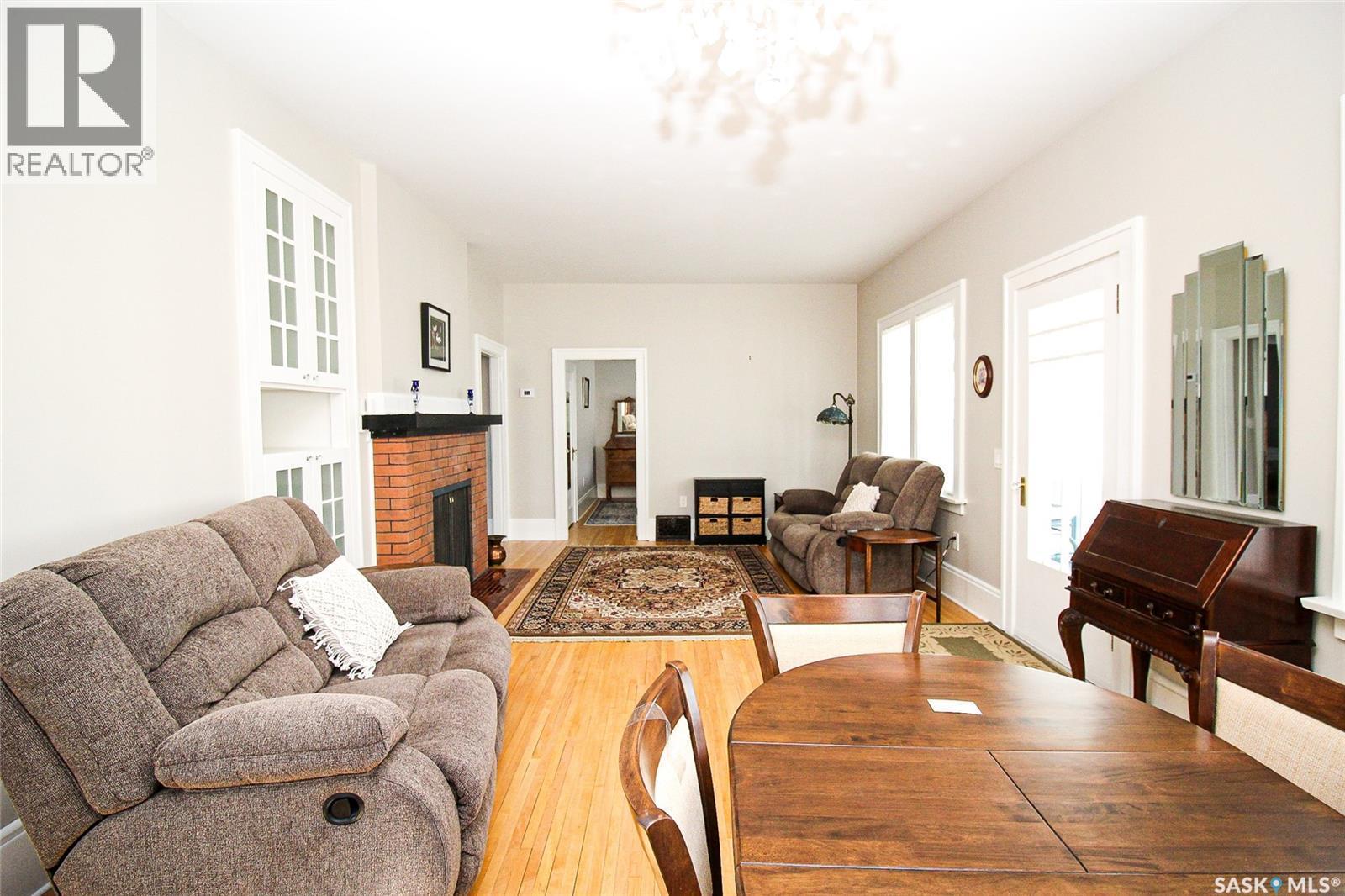 671 2Nd Street E, Shaunavon, SK - Indoor