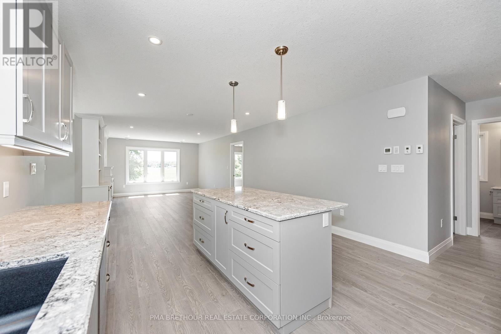 269 Lake Breeze Drive, Ashfield-Colborne-Wawanosh, ON - Indoor Photo Showing Kitchen With Upgraded Kitchen