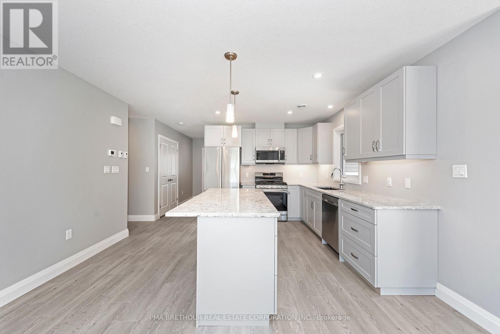 269 Lake Breeze Drive, Ashfield-Colborne-Wawanosh, ON - Indoor Photo Showing Kitchen With Upgraded Kitchen