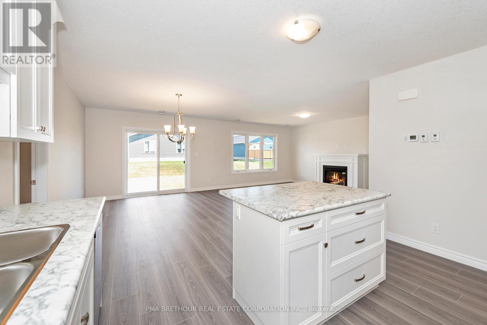 8 Sweet Water Drive, Ashfield-Colborne-Wawanosh, ON - Indoor Photo Showing Kitchen