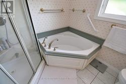 4 pc bathroom, soaker tub and separate shower -