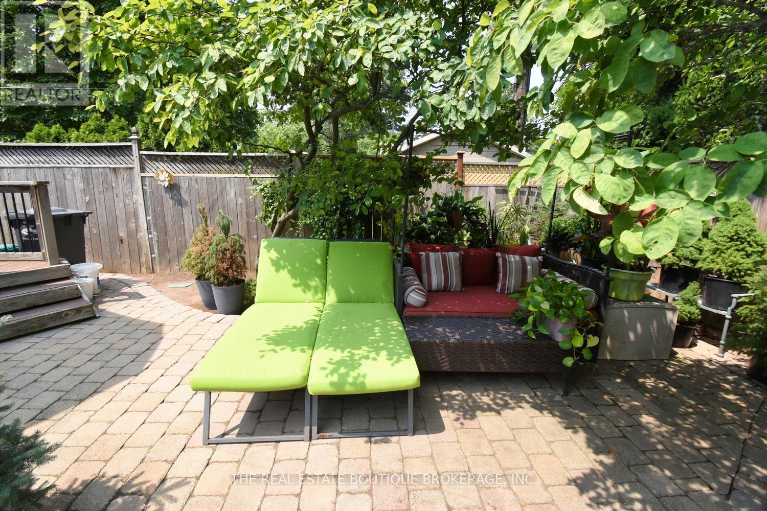 Relaxing Backyard Patio area - 4131 Lorraine Crescent, Burlington, ON - Outdoor With Deck Patio Veranda