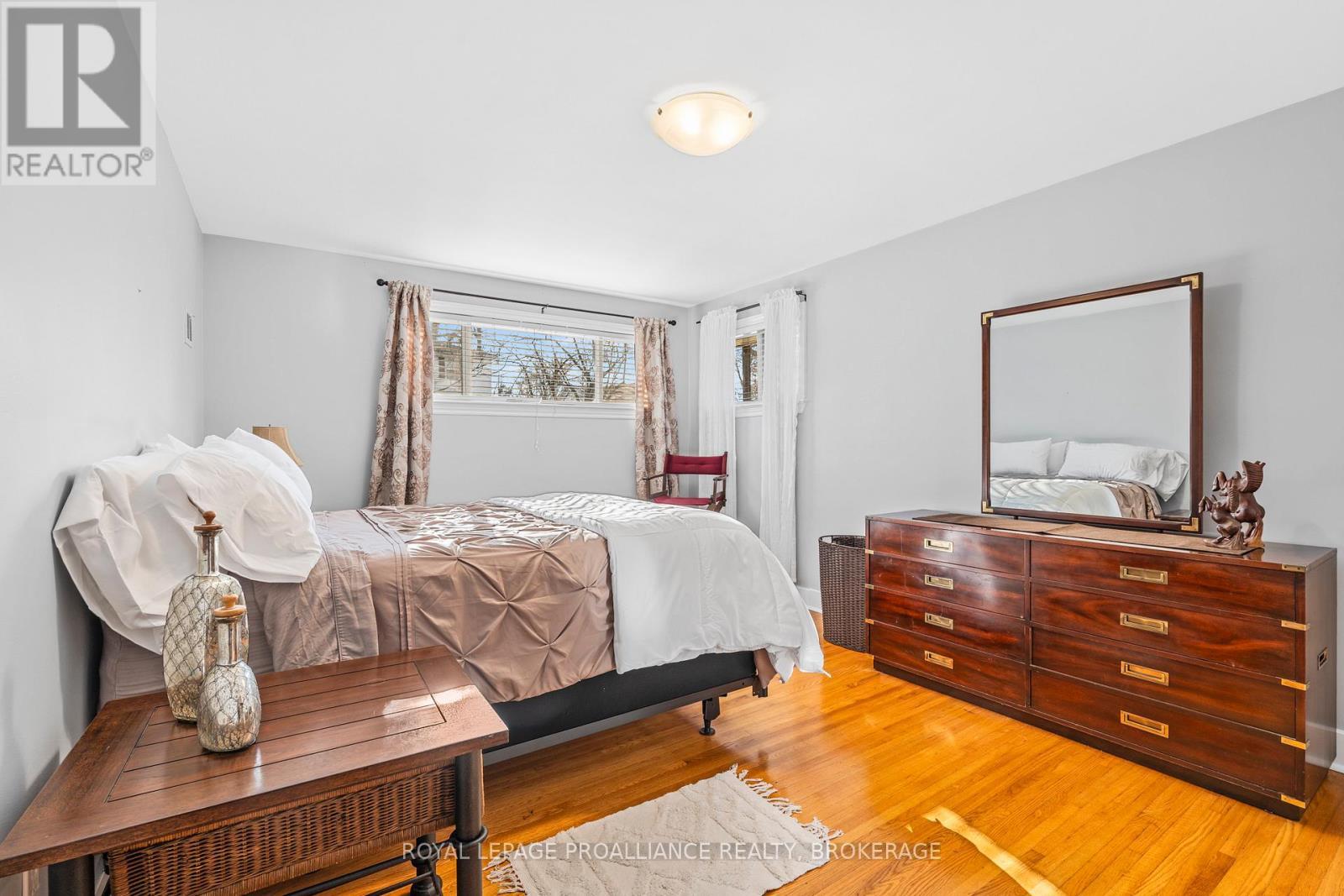 4 Strathcona Crescent, Kingston (West Of Sir John A. Blvd), ON - Indoor Photo Showing Bedroom