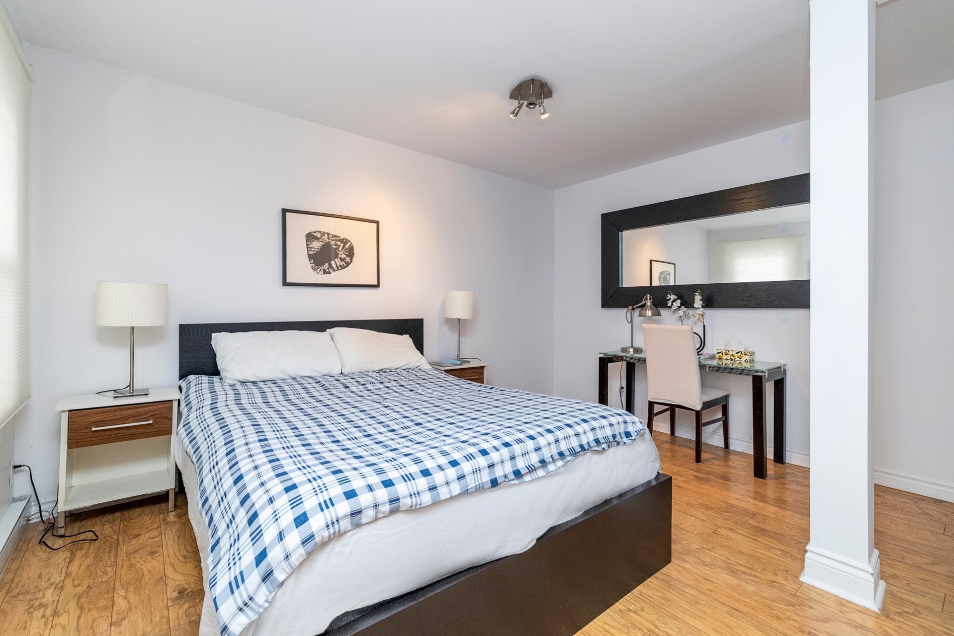 Chambre à coucher - 1580 Rue De Champlain, Montréal (Ville-Marie), QC - Indoor Photo Showing Bedroom
