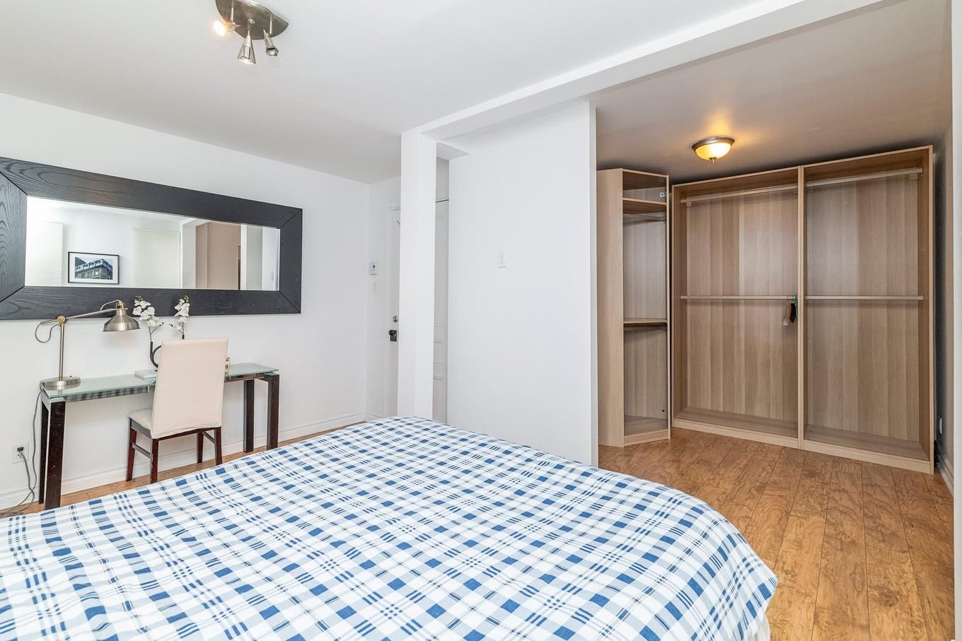 Bedroom - 1580 Rue De Champlain, Montréal (Ville-Marie), QC - Indoor Photo Showing Bedroom