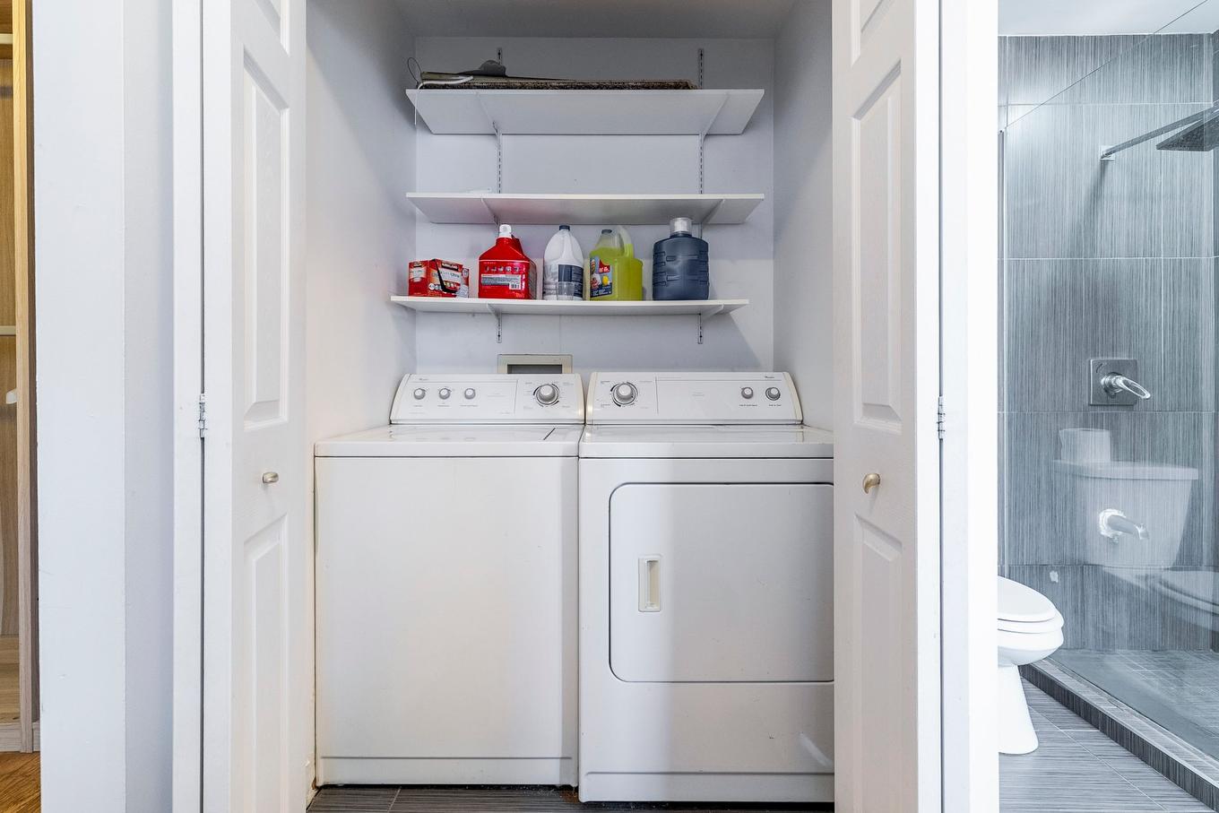 Laundry room - 1580 Rue De Champlain, Montréal (Ville-Marie), QC - Indoor Photo Showing Laundry Room