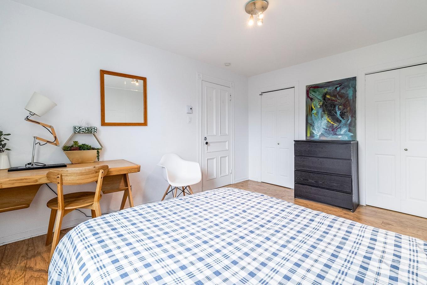 Bedroom - 1580 Rue De Champlain, Montréal (Ville-Marie), QC - Indoor Photo Showing Bedroom