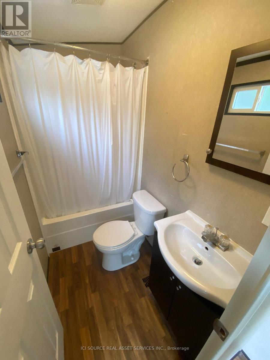 Smr201 - 1082 Shamrock Marina Road, Gravenhurst, ON - Indoor Photo Showing Bathroom