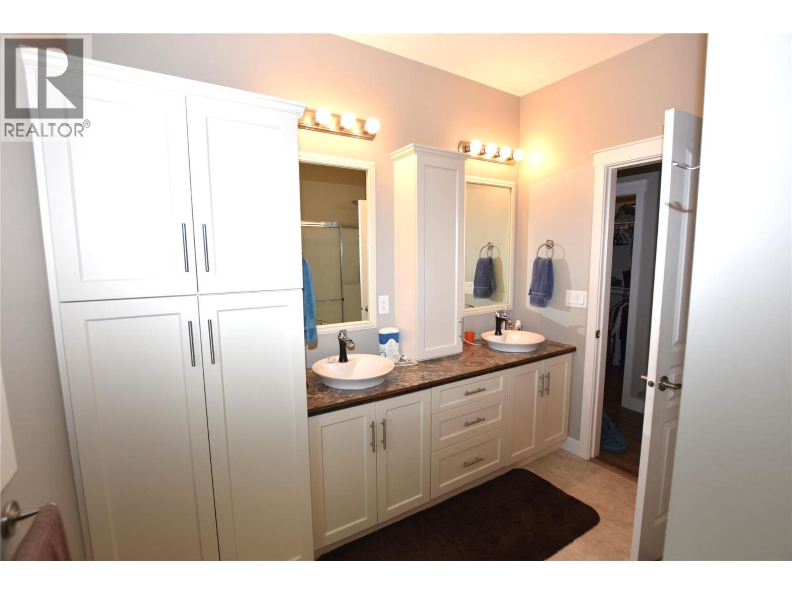 ensuite with lots of storage - 9510 Highway 97N Unit# 170, Vernon, BC