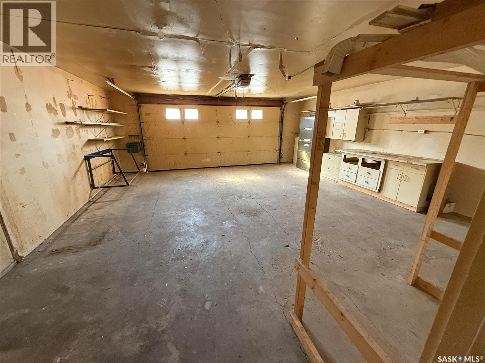 3116 Grey Owl Crescent, Prince Albert, SK - Indoor Photo Showing Garage