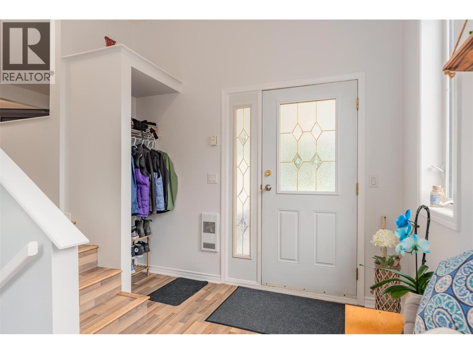 705 8Th Avenue, Montrose, BC - Indoor Photo Showing Other Room