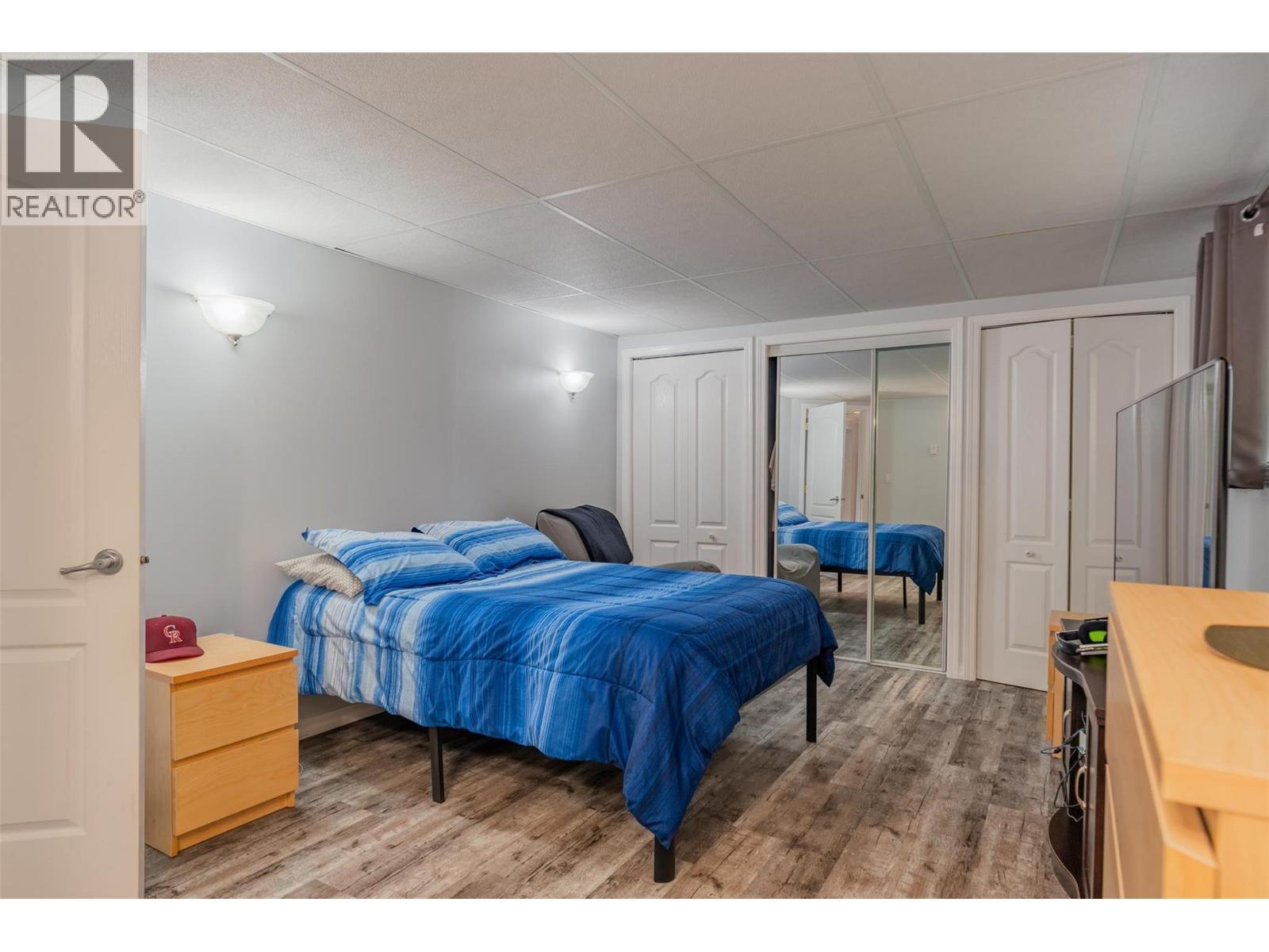 705 8Th Avenue, Montrose, BC - Indoor Photo Showing Bedroom