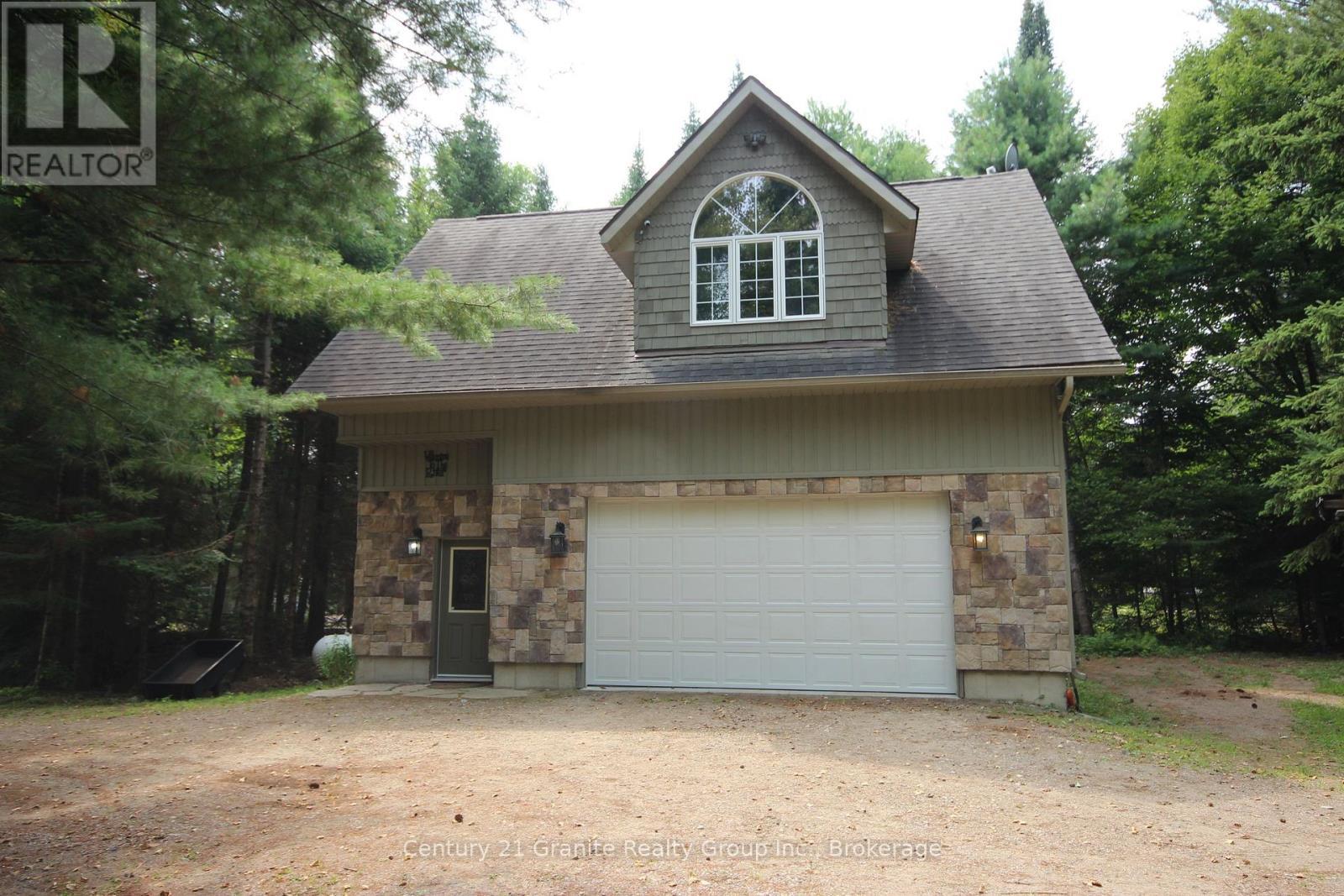 The \"Man Cave\" - 1082 Green Lake Road, Algonquin Highlands (Stanhope), ON - Outdoor