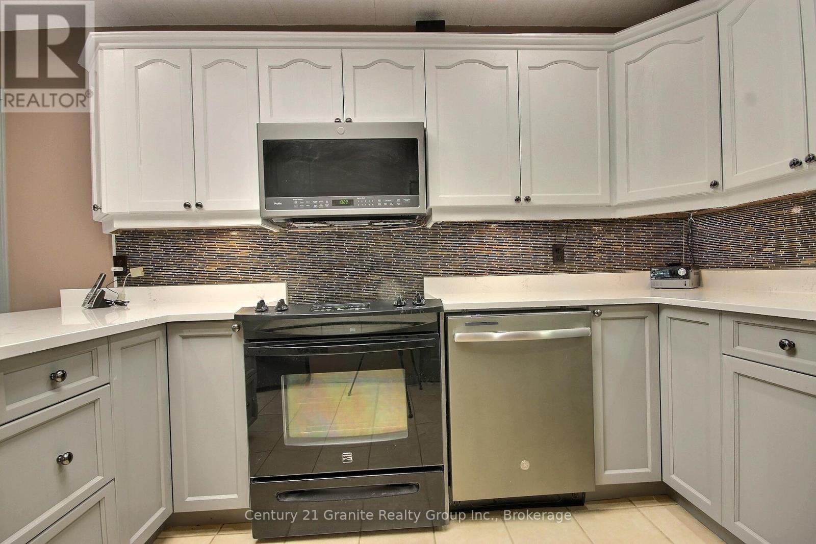 1082 Green Lake Road, Algonquin Highlands (Stanhope), ON - Indoor Photo Showing Kitchen