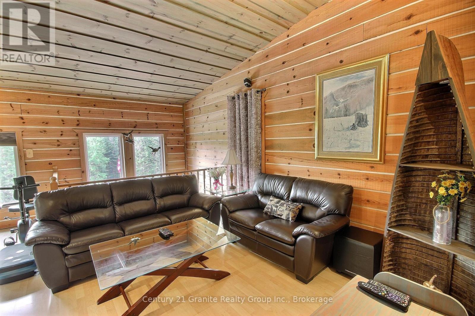 1082 Green Lake Road, Algonquin Highlands (Stanhope), ON - Indoor Photo Showing Living Room