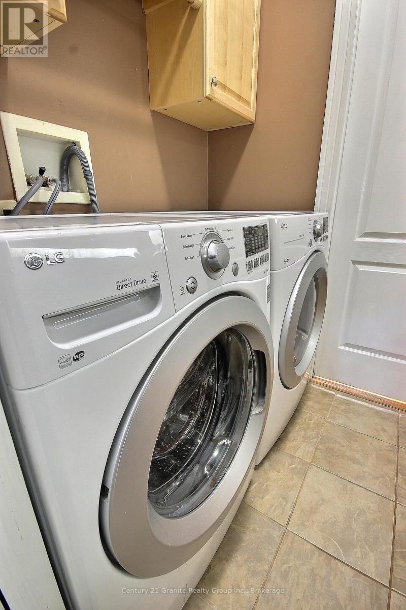1082 Green Lake Road, Algonquin Highlands (Stanhope), ON - Indoor Photo Showing Laundry Room