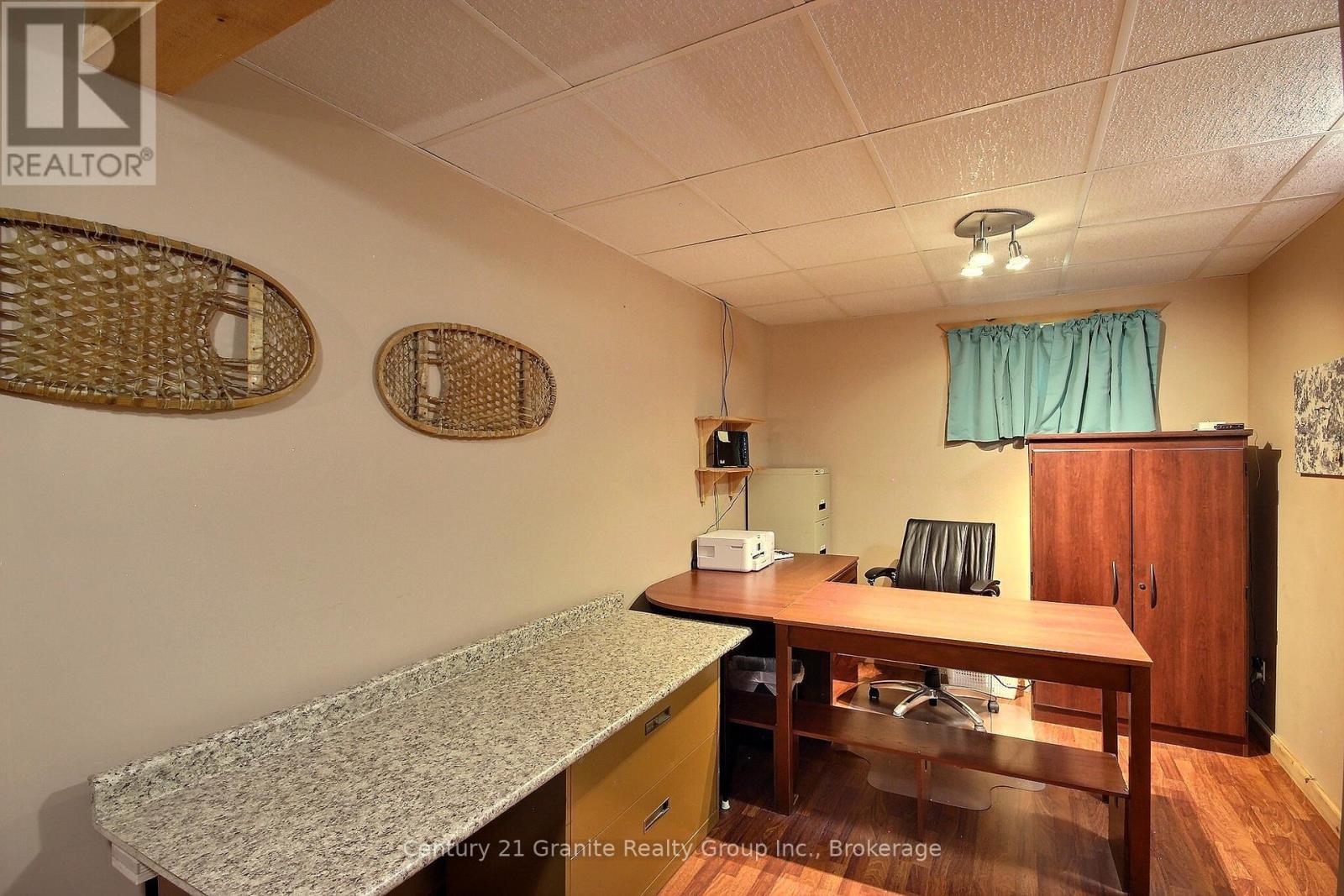 Office - 1082 Green Lake Road, Algonquin Highlands (Stanhope), ON - Indoor