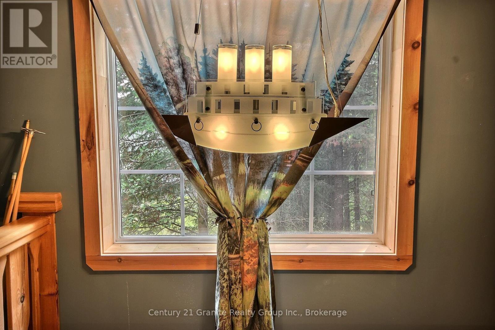 1082 Green Lake Road, Algonquin Highlands (Stanhope), ON - Indoor Photo Showing Other Room