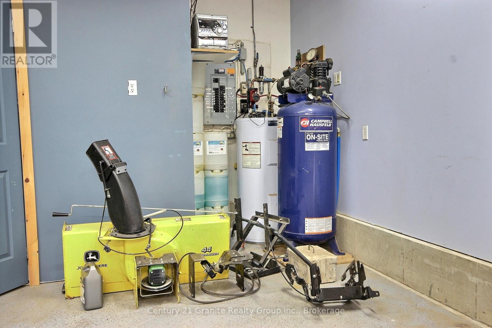 Snow blower, Compressor and Heat System. - 1082 Green Lake Road, Algonquin Highlands (Stanhope), ON - Indoor