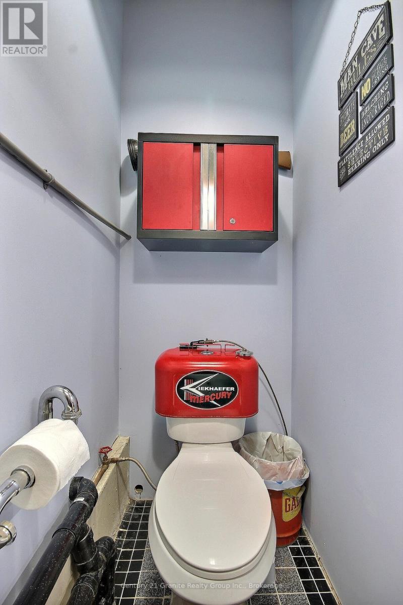 The Men's Room - 1082 Green Lake Road, Algonquin Highlands (Stanhope), ON - Indoor Photo Showing Bathroom